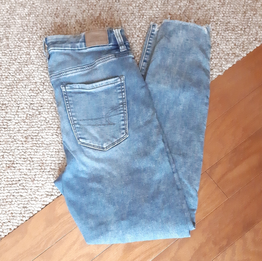 American Eagle Distressed Curvy Hi Rise Jegging Jeans size 6